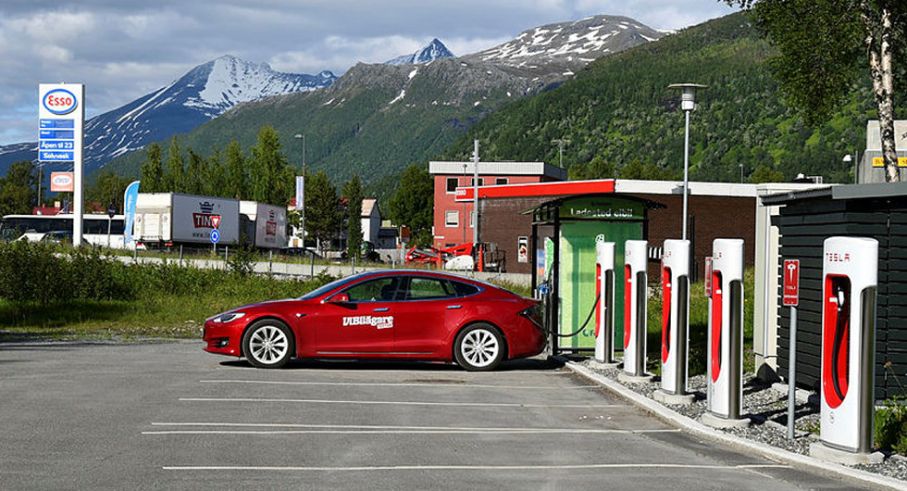 tesla supercharger.jpg