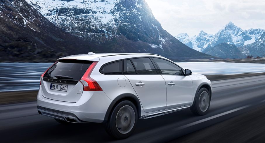 volvo_v60_cc_2015.jpg