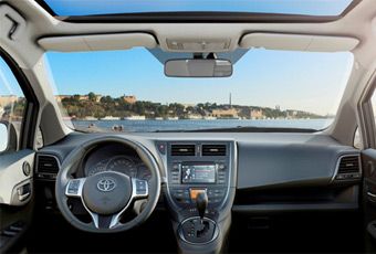 Toyota verso s 02