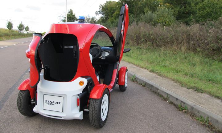 Brandbil renault twizy 01