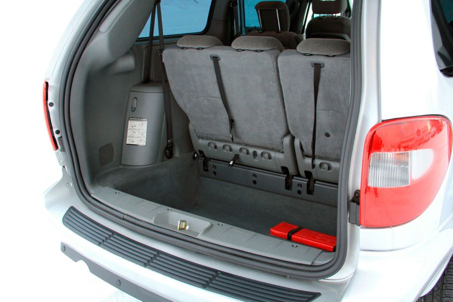 Chrysler voyager 130321 02