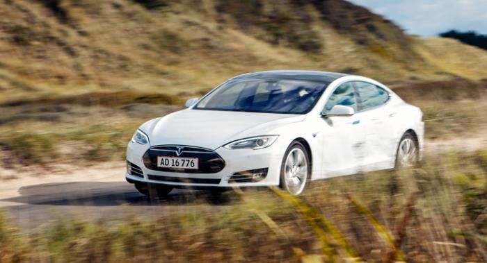 Tesla model s sverige 01