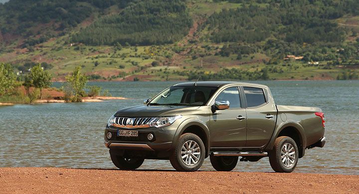 Mitsubishi l200 2015