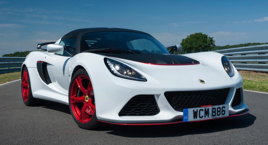 Lotus Exige 360 Cup på läckert röda fälgar.