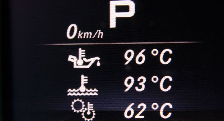Ungefärlig oljetemperatur sommartid i Sverige vid konstant motorvägskörning kan vara 80–100 grader C.