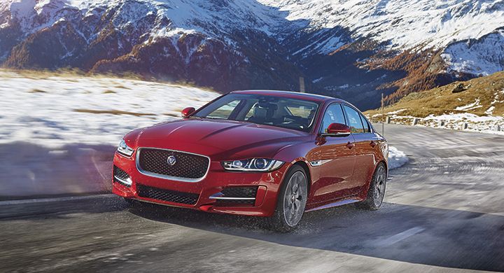 Sportsedanen Jaguar XE kan snart fås med AWD.