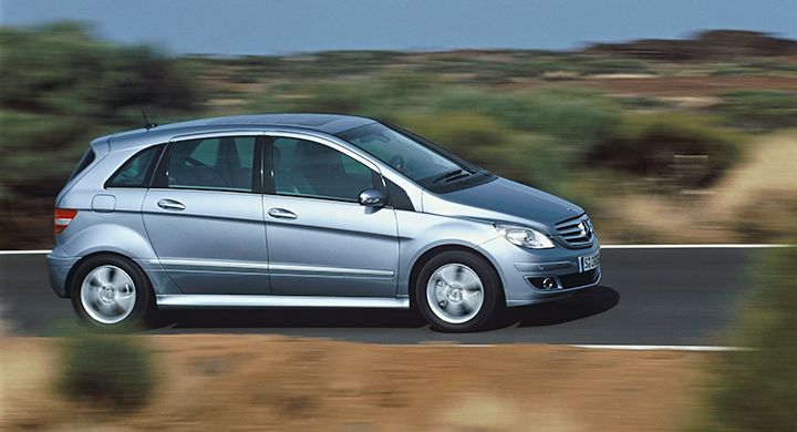 Frågeställaren undrar vilken rostskyddsprodukt som är bäst för en Mercedes B200 CDI.