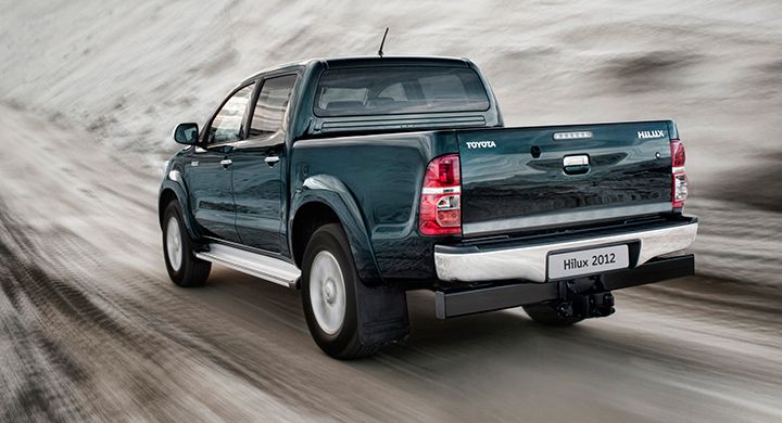 Frågeställaren söker prisvärda pickupalternativ. På bilden syns Toyota Hilux från 2012.