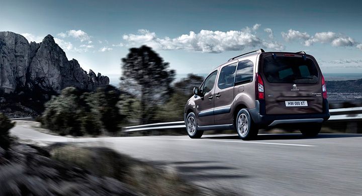 Frågeställaren undrar om det är värt att lägga pengar på en nyinköpt Peugeot Partner Tepee.