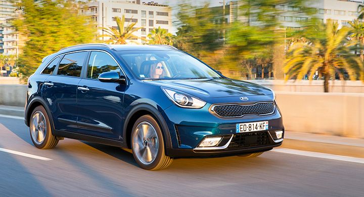 Nya hybriden Kia Niro gör ett sympatiskt intryck. Den är smidig att köra, skön att åka i och börjar säljas i Sverige i höst. Nästa år kommer Niro även som laddhybrid.