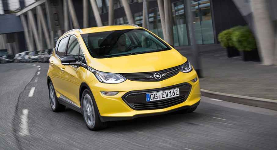 Norrmännen kan köpa Opel Ampera-e idag, svenskarna får vänta till 2018.