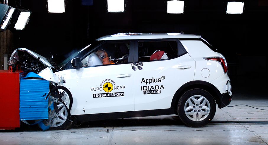 SsangYong Tivoli i frontalkrasch.