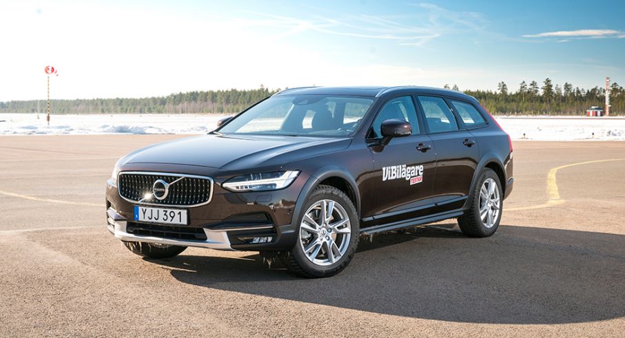 Volvo V90 Cross Country.