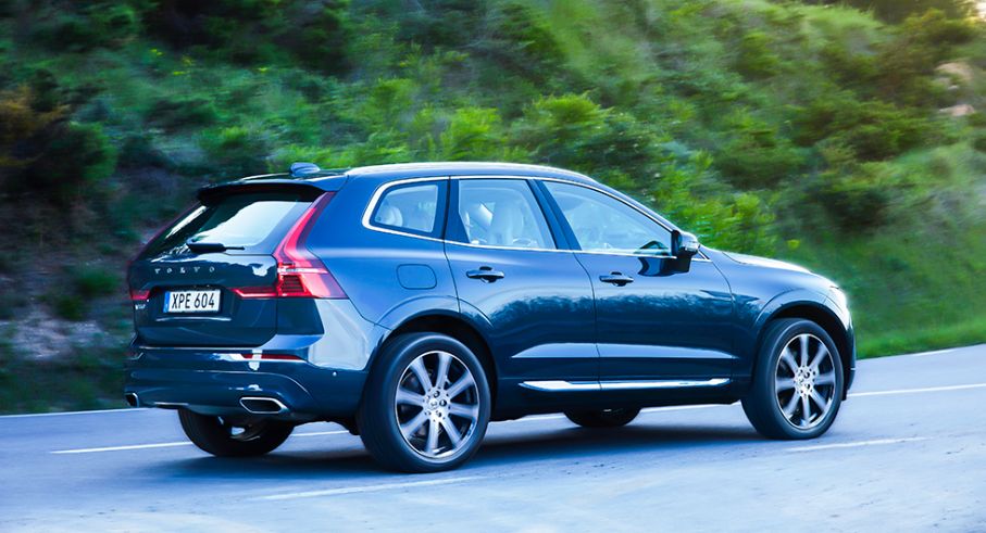 Nya XC60 har fått helt ny design signerad Thomas Ingenlath men släktskapet med föregångaren är tydligt.