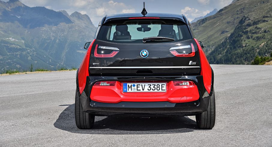 BMW i3s.