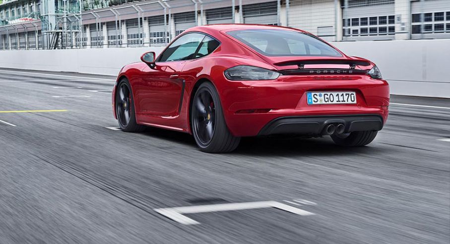 Porsche 718 Cayman GTS.