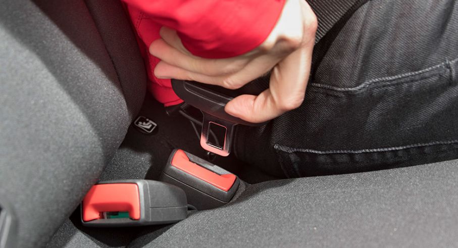 Tills Volkswagen och Seat har åtgärdat felande bälteslås rekommenderar de bilägare att inte använda mittenplatsen i baksätet på Seat Arona och Ibiza, samt Volkswagen Polo.