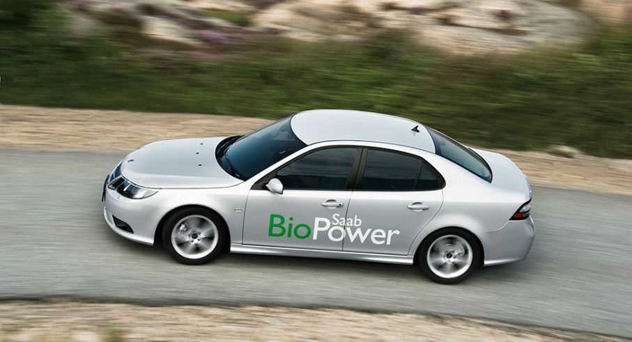 Frågeställaren äger en Saab 9-3 biopower och upplever att den hackar vid kallstarter om den tankats med etanol.