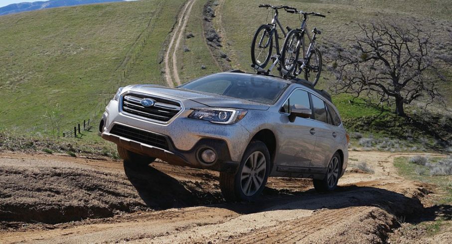 Frågeställaren undrar vad Subaru menar med symmetrisk fyrhjulsdrift.