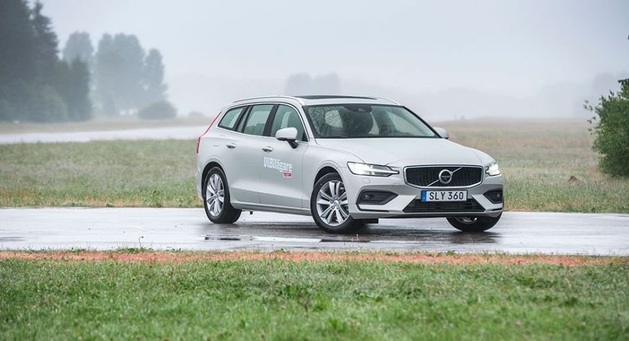 Volvo V60.