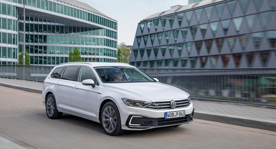 Den nya generationen kallas Passat B8 Serie II internt. Ser du skillnaden mot förr?
