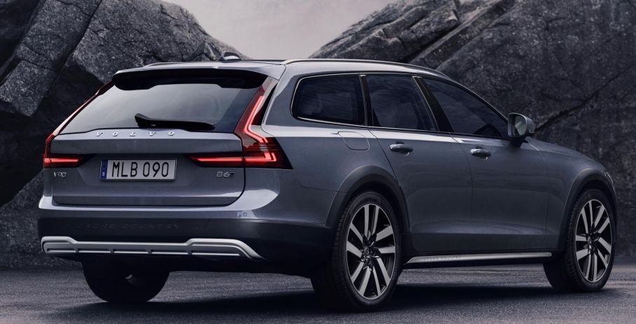 262610 the refreshed volvo v90 b6 awd cross country in thunder grey