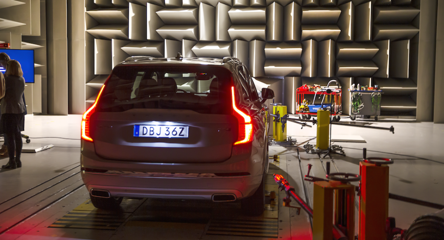 En Volvo XC90 laddhybrid är testobjetet för de nya ljuden.