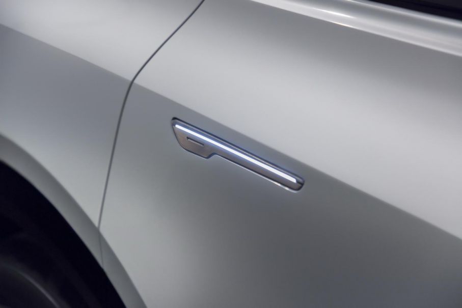 Cadillac lyriq 016