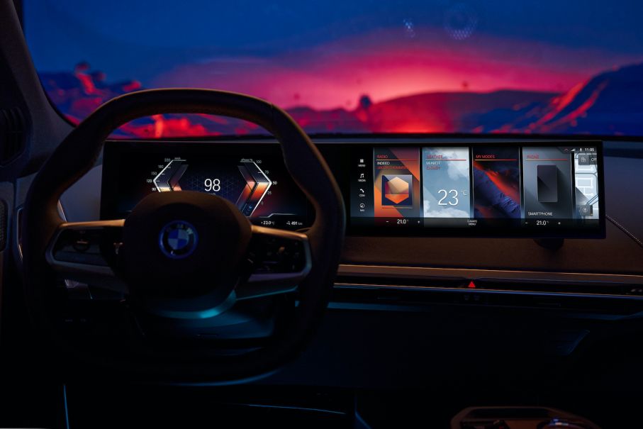 P90415788 highres bmw idrive sport mod