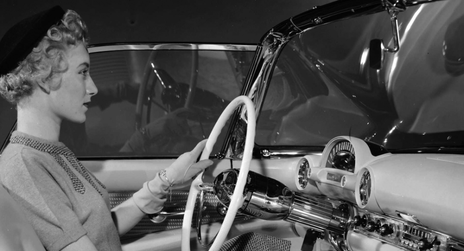 Höjden av elegans: Ford Thunderbird 1955 med lättskött 2-växlad Fordomatic.