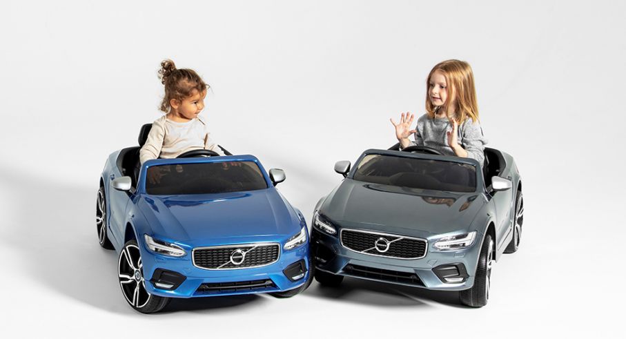 Volvo cars barn