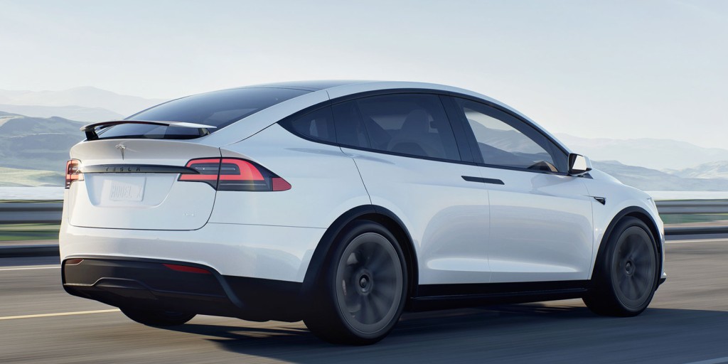 Tesla lanserar nya basversioner av Model S och X i USA