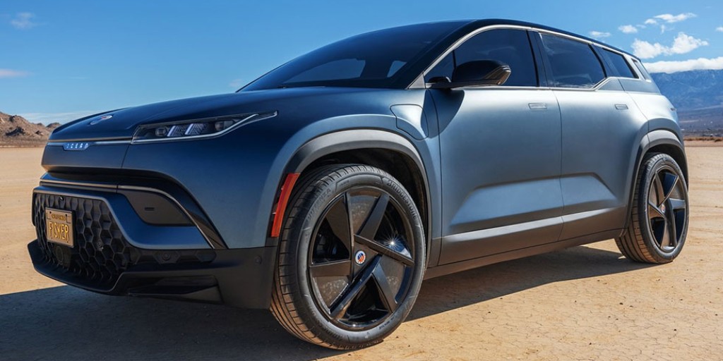 Fisker pausar produktionen och missar betalning