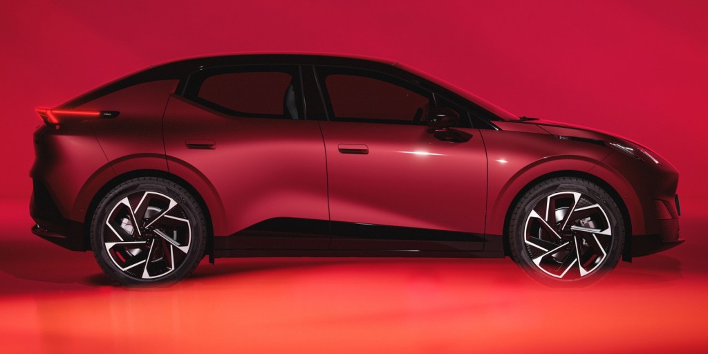 Volvos nya syskonmodell kan tuta ”vänligt” på fotgängare