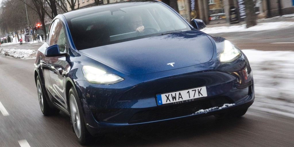Tesla tjänar miljardbelopp på andras utsläpp