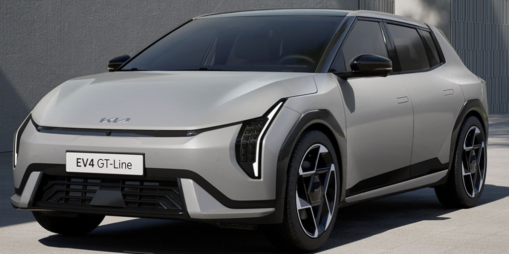 Udda greppet: Kia EV4 blir både sedan och halvkombi