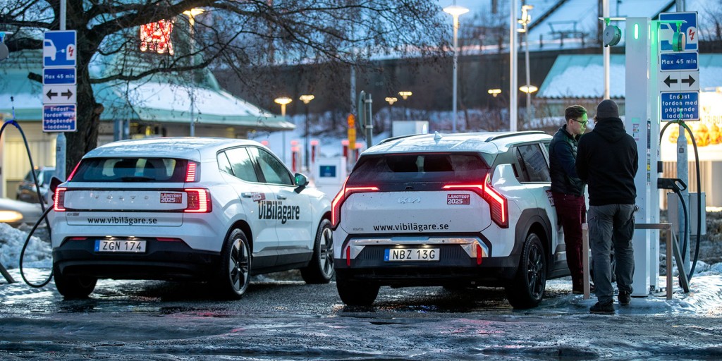 Fler laddstolpar på plats – men bristen är fortfarande stor