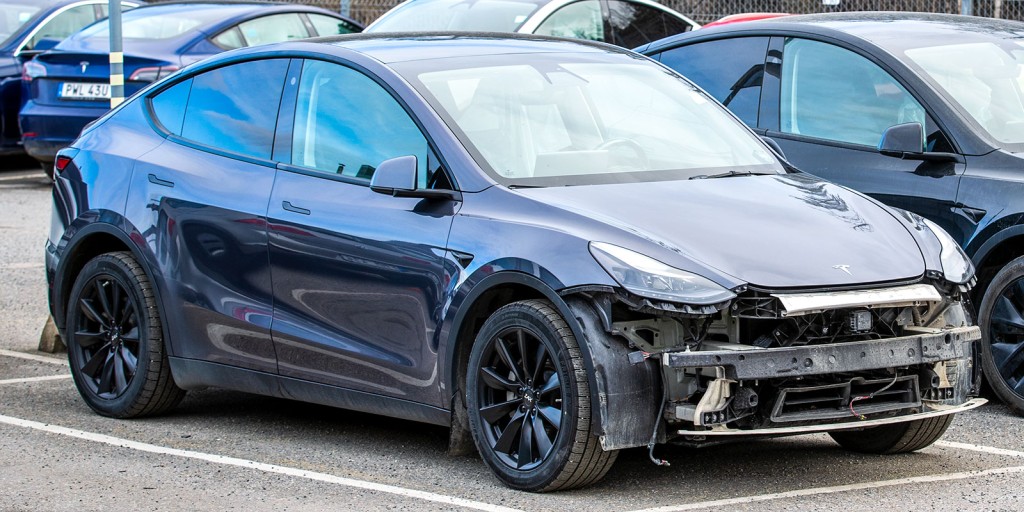 Tesla sticker ut: Kravet som ger dyrare försäkring