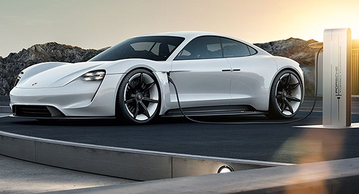 Porsche Mission E som den ser ut i konceptstadiet.