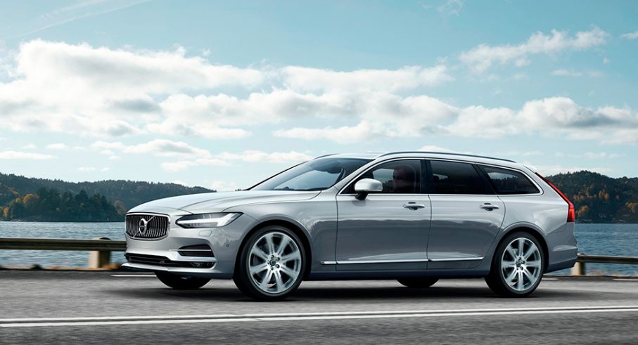 Volvo V90 har chansen att bli Årets Bil 2017.