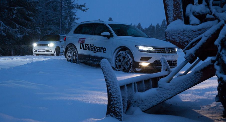 Blå timmen ger alltid ett speciellt fotograferinsljus. Foto: Simon Hamelius.